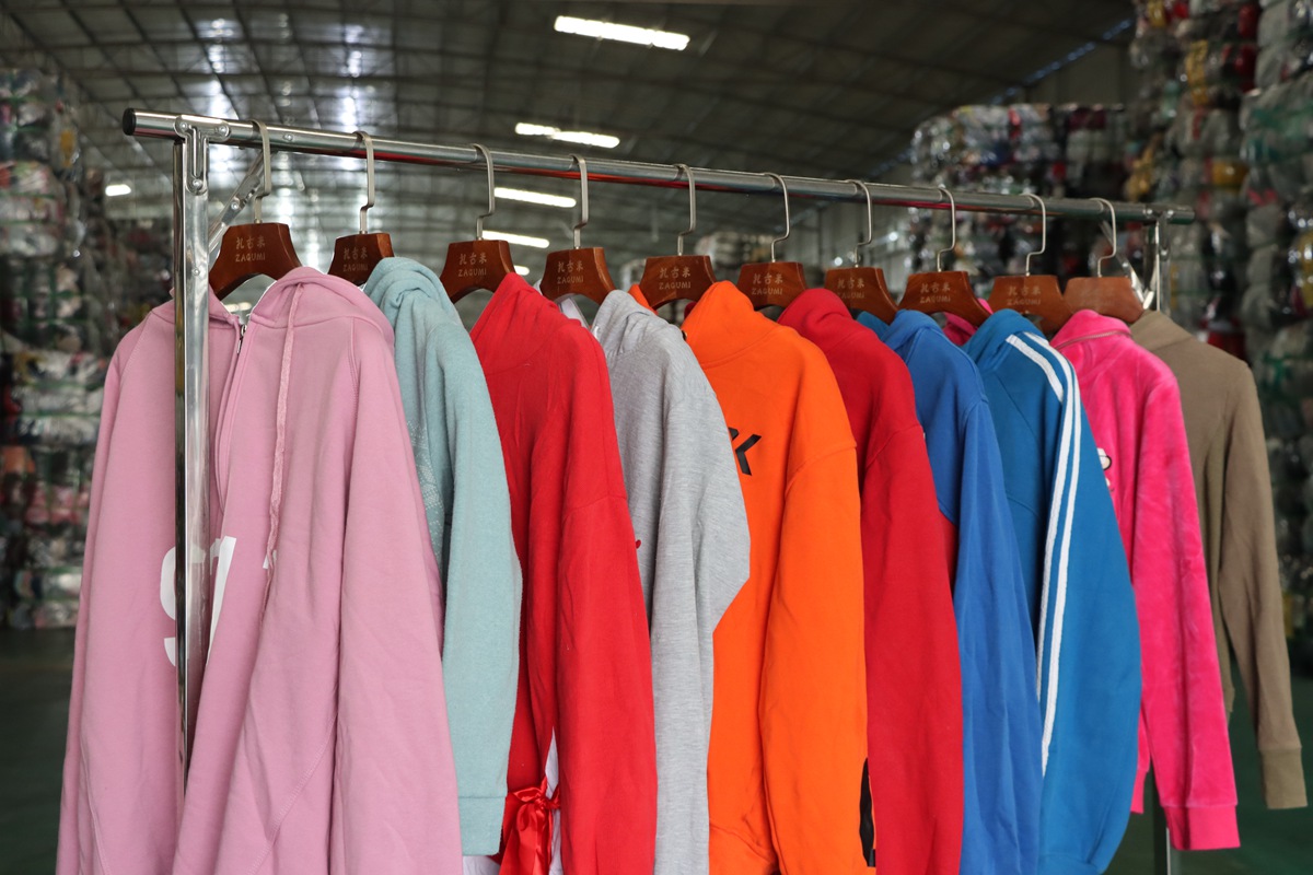 0W-I-WINW39-Hoodie sport wear(3).JPG