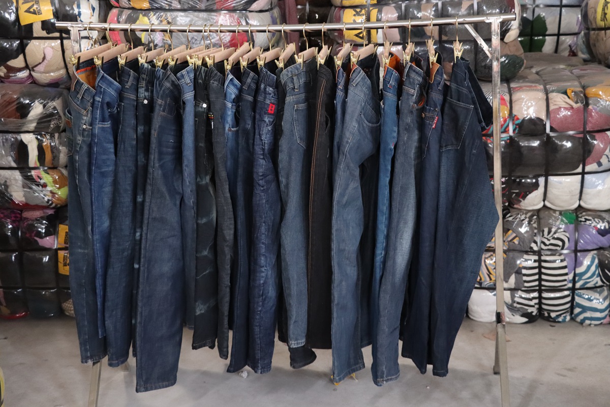 0W-I-WINW18-Men jean pants(9).JPG